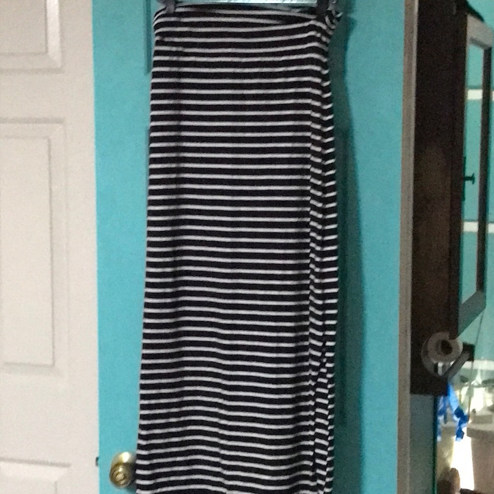 2/$10 Susan Graver Maxi Skirt XS